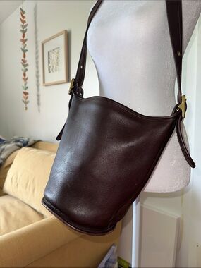 Coach Dark Brown Leather. Vintage 1990’s, Helen’s legacy bucket bag. #9953